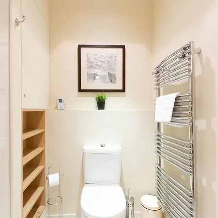 Gray D'albion Yourhosthelper