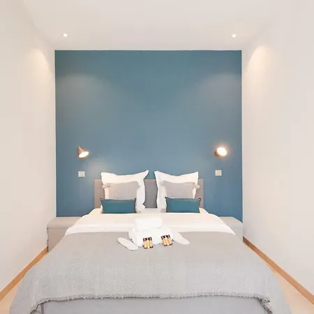 Gray D'albion Yourhosthelper Cannes