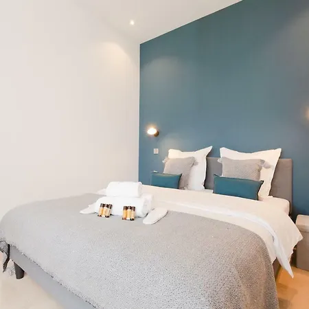 Gray D'albion Yourhosthelper * Cannes